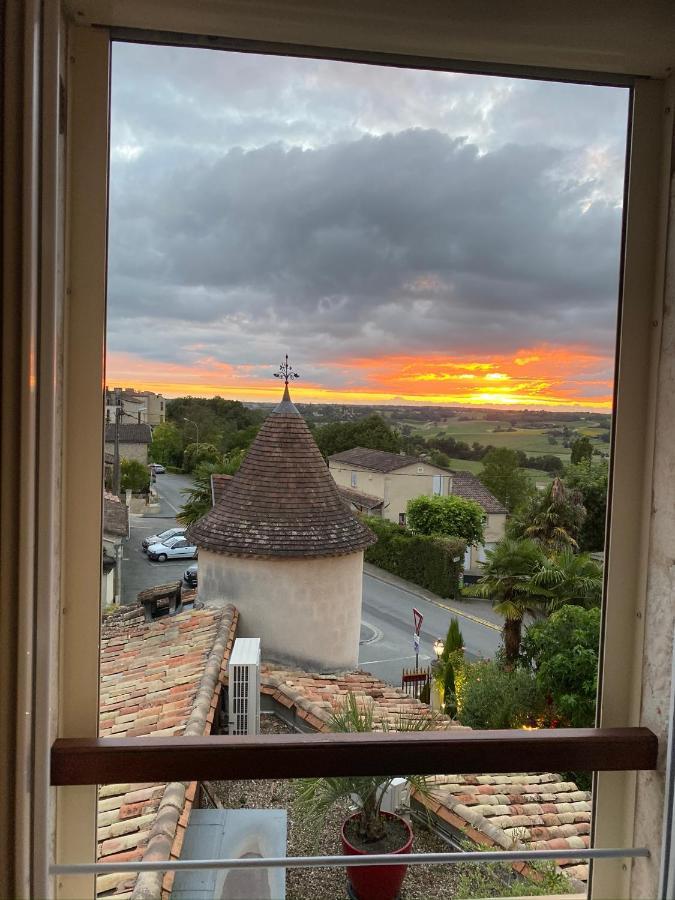 Logis Hostellerie Des Ducs Duras Exterior photo