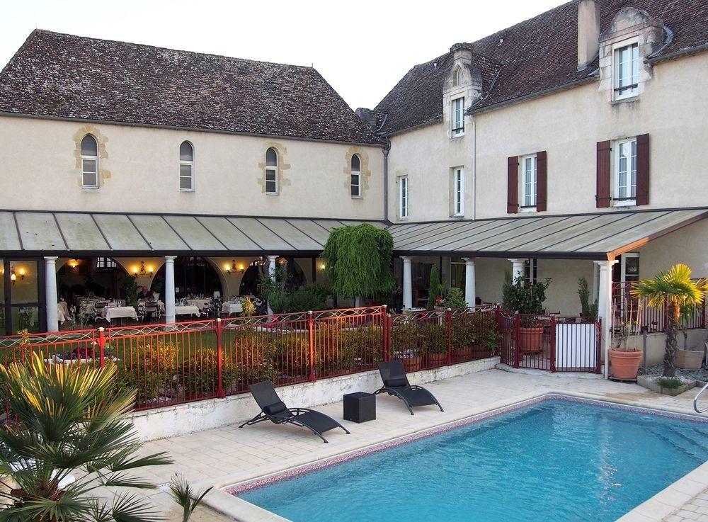 Logis Hostellerie Des Ducs Duras Exterior photo