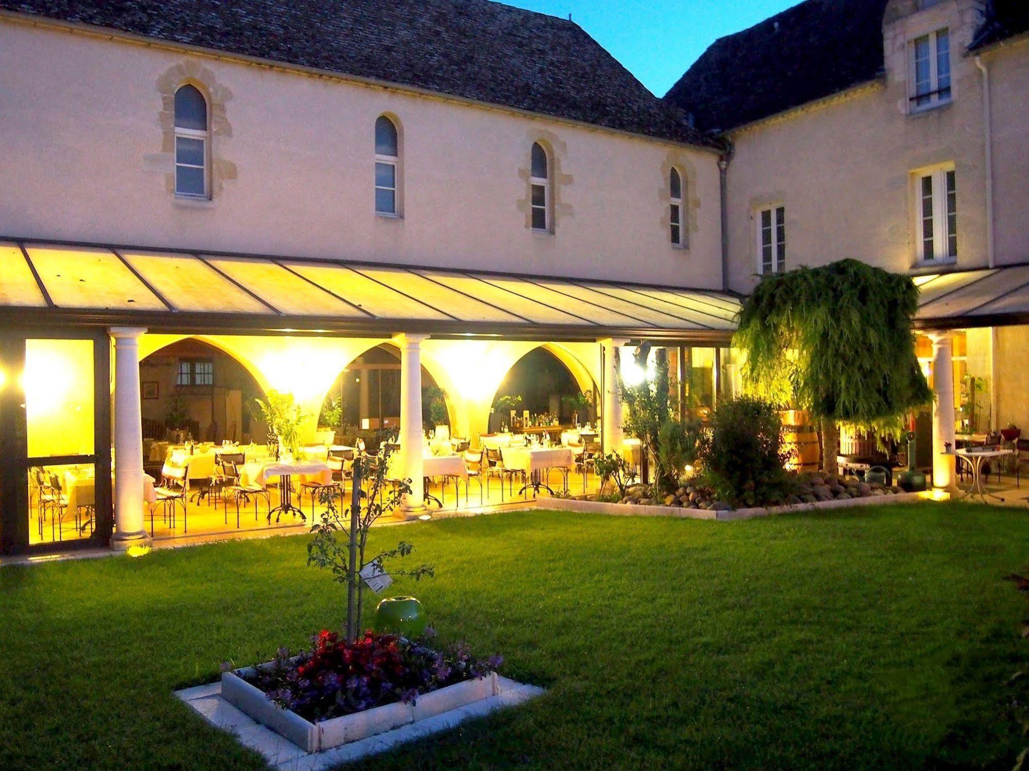 Logis Hostellerie Des Ducs Duras Exterior photo